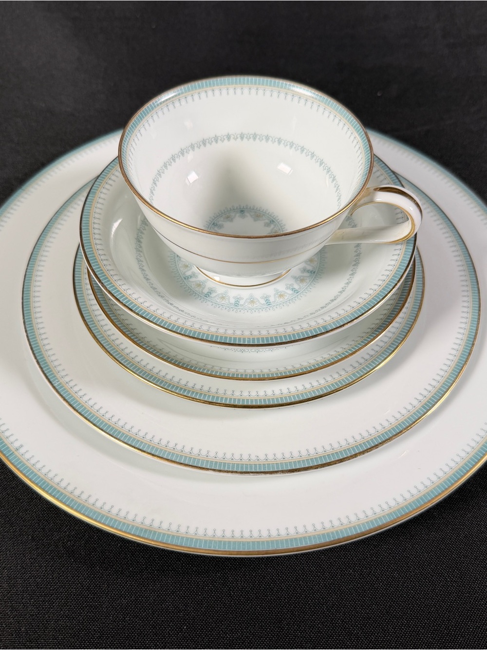 Noritake Maya Fine China 6 piece Place-setting MCM geometric pattern